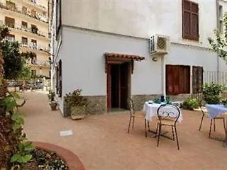 Frühstückspension Bassotto 4*